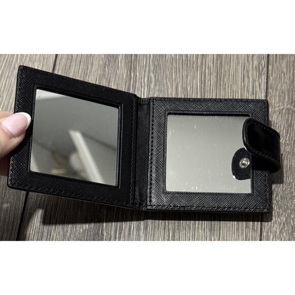 Coach Embossed Mirror Wallet (Silver) - RSP $70 - Authentic - Picture 5 of 5